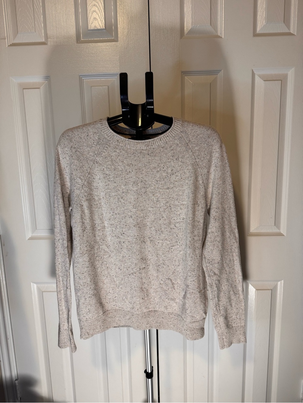 Banana Republic Men's Speckled Cream Crewneck Sweater